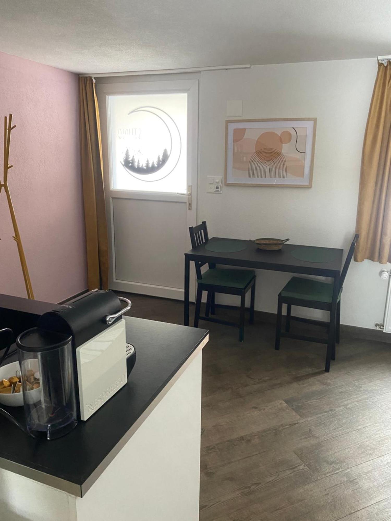 De La Robella Apartment *